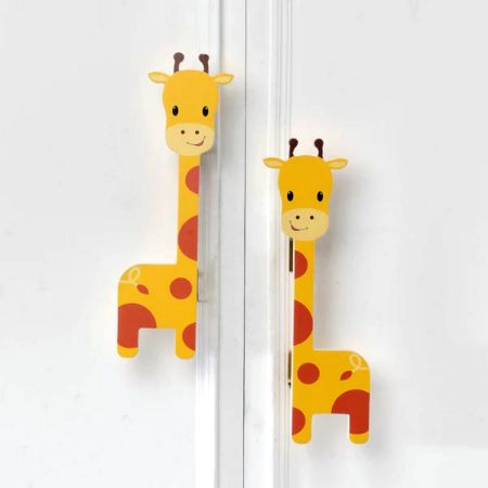 Handcrafted Acacia Wood Giraffe Cupboard Handles Set